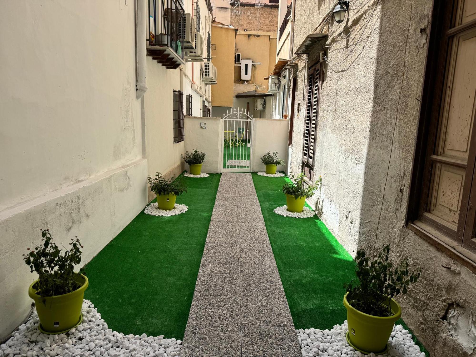 Ballar'Home - Casa Sbriju' Palermo Luaran gambar